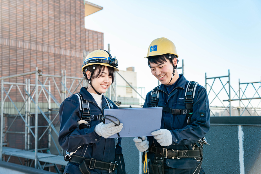 建設業界で活躍する女性現場監督について